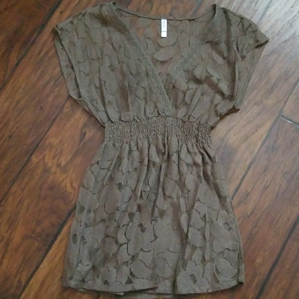 NWOT Juniors lace top